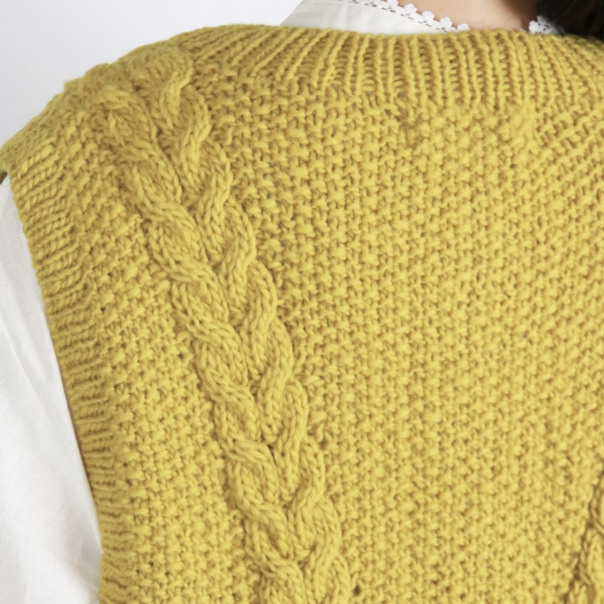 画像18: tumugu:　ロービングウール ケーブルニットベスト　3色 (18)