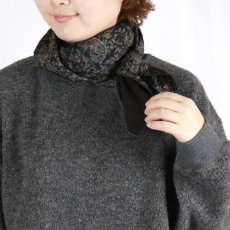 画像3: maison de soil  STITCHED BANGALORE SILK PAISLEY PRINT SCARF WITH BLANCKET STITCH  2色 (3)
