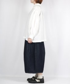 画像6: maison de soil TWILL COTTON KHADI PLAIN (WASH) FRILL COLLAR SHIRT WITH MINI PINTUCK (6)
