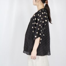 画像2: SOIL  VOILE DOT PRINT(PATCHWORK) V-NECK FRARED SLEEVE PULLOVER  2色 (2)