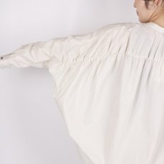 画像9: DIARIES   バック‪ギャザー ワイドシャツ  LIGHT BEIGE (9)