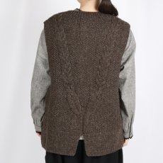 画像30: tumugu:　ロービングウール ケーブルニットベスト　3色 (30)