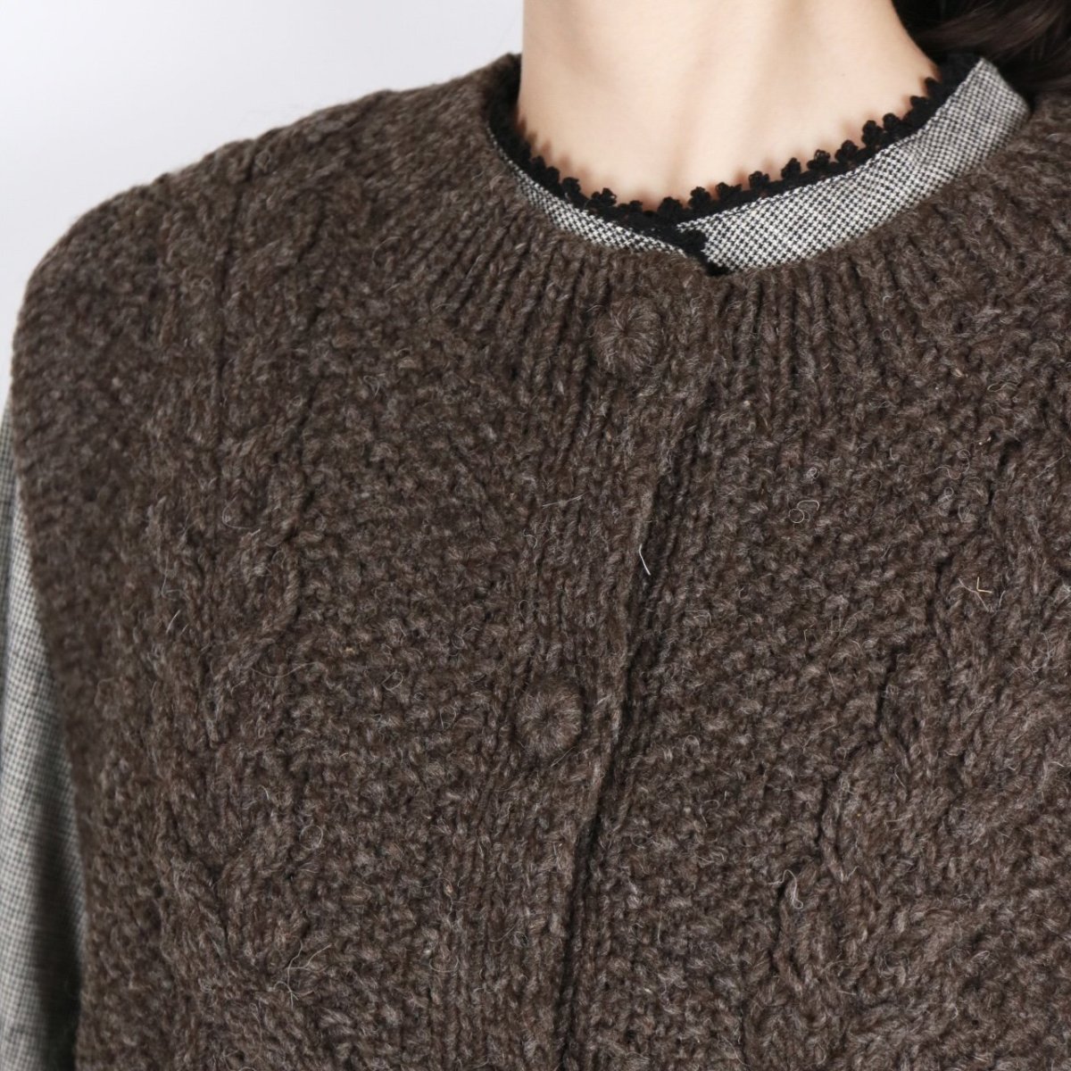 画像31: tumugu:　ロービングウール ケーブルニットベスト　3色 (31)