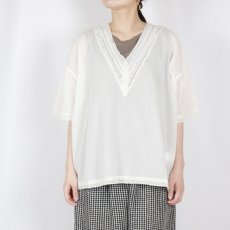 画像2: SOIL   VOILE LACE V-NECK LACE S/SL PULLOVER (2)