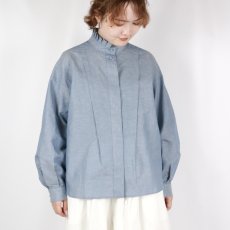 画像3: MAGALI コットンリネンシャンブレー・ラッフルカラー・ブラウス (3)