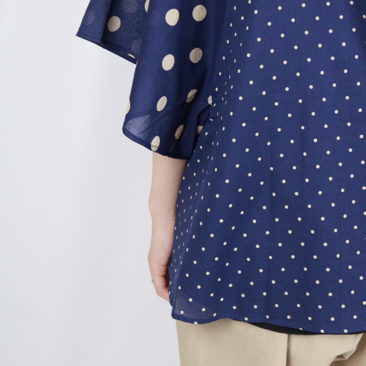 画像24: SOIL  VOILE DOT PRINT(PATCHWORK) V-NECK FRARED SLEEVE PULLOVER  2色 (24)