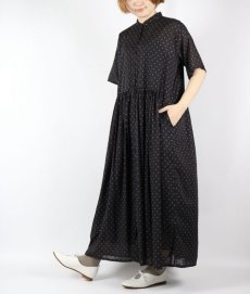 画像12: SOIL COTTON VOILE DOT PRINT BANDED COLLAR DRESS　2色2サイズ (12)