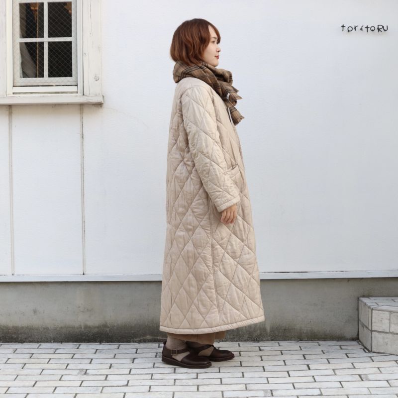 maison de soil PADDED SILK PLAIN V-COLLOAR COAT 2色 - toritoRu